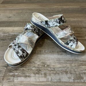 L’ARTISTE | Caiman Sandal, Size EU40